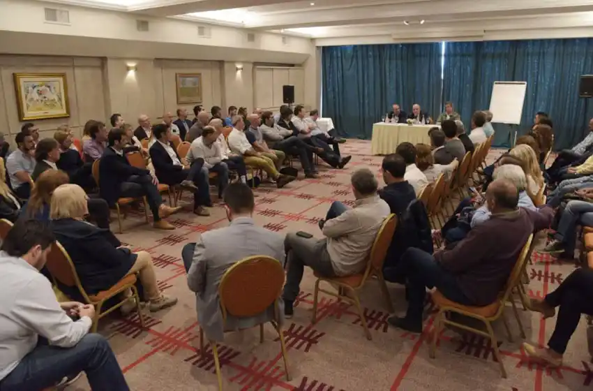 "El salario de diciembre se cobra en enero, es responsabilidad del nuevo intendente"