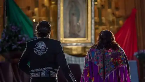 Con canciones, mariachis y flores rinden homenaje a la VIRGEN DE GUADALUPE (+Video)