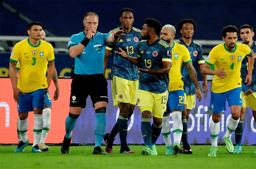 Pitana, polémico: Brasil en la última lo dio vuelta frente a Colombia en Río de Janeiro