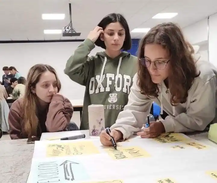 Los interesado podrán solicitar la ayuda económica, para el primer año de estudio de nivel superior o universitario   (Foto de archivo)