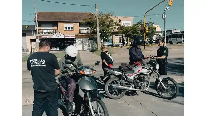 Desde la comuna indicaron que este tipo de acciones forman parte de una política sostenida para fortalecer la seguridad urbana, garantizar el cumplimiento de las normas de tránsito.