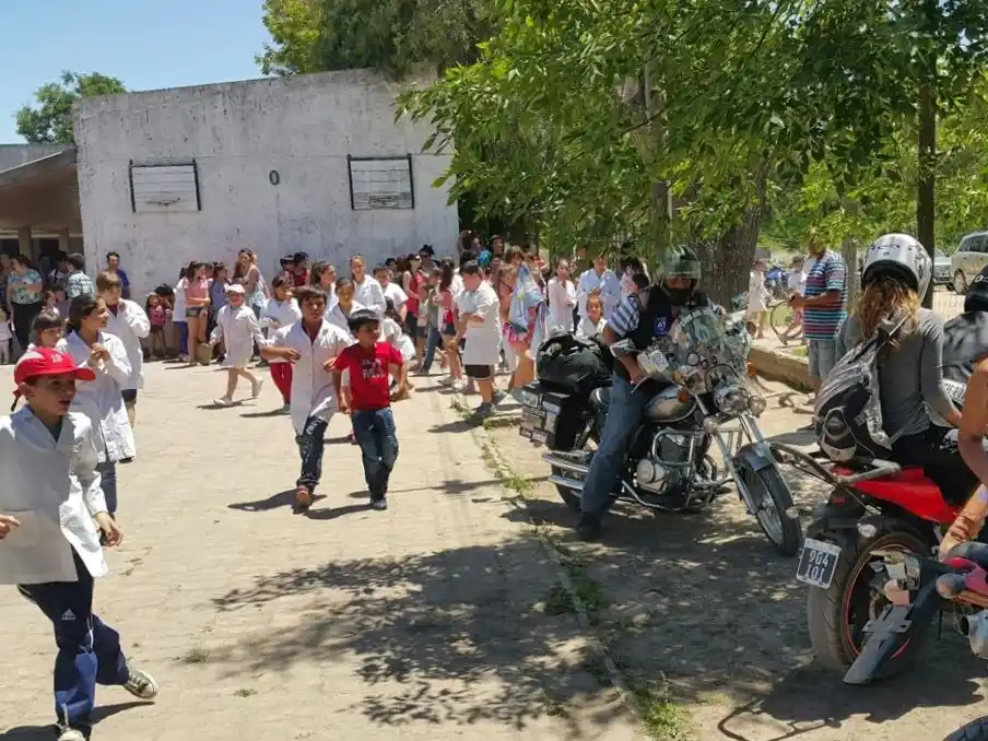 Moteros solidarios emprenden una caravana en ayuda a escuelas rurales de Gualeguay
