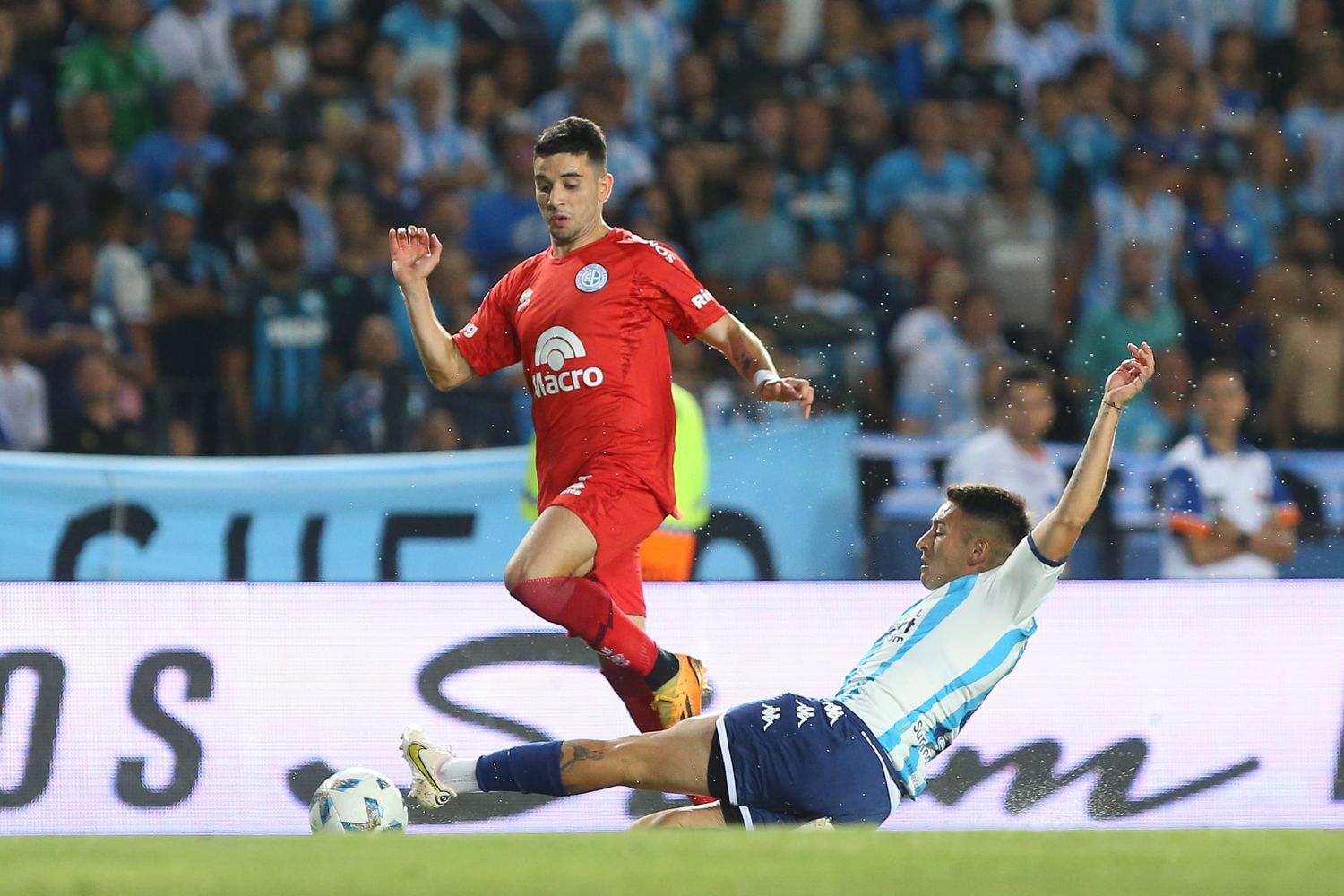 Racing Club apabulló a Belgrano en Avellaneda.