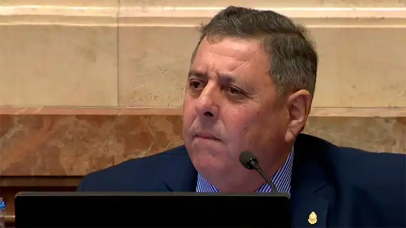 El senador Alfredo De Ángeli no presentó ningún proyecto de ley en el período legislativo 2023