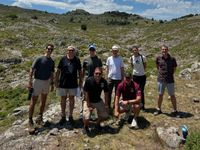 El embajador de Estados Unidos visitó Tandil e hizo trekking en las sierras