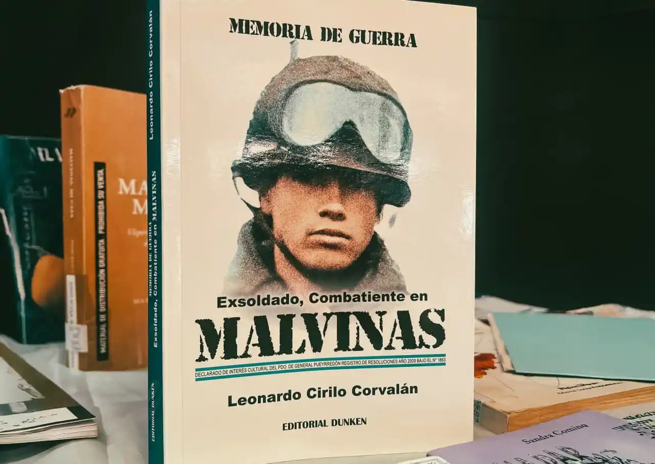El libro fue escrito por el ex combatiente Leonardo Corvalán.