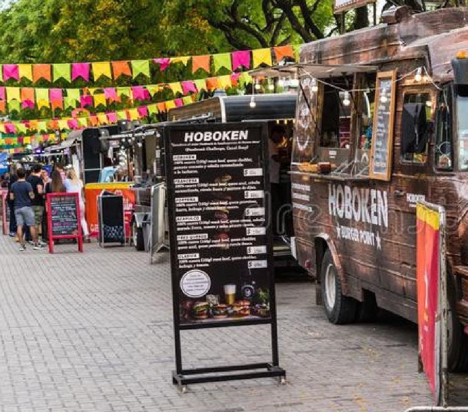 El gobierno municipal impulsa un Patio de Comidas para disfrutar