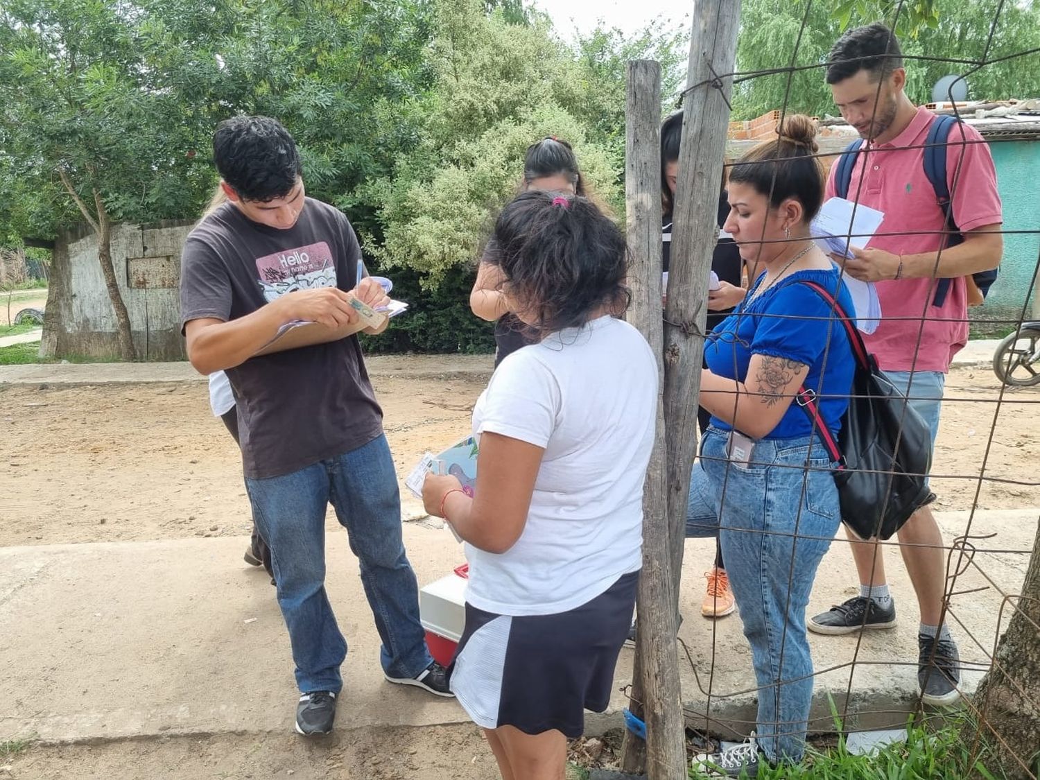 El equipo de Desarrollo Humano estuvo en el barrio llamarada