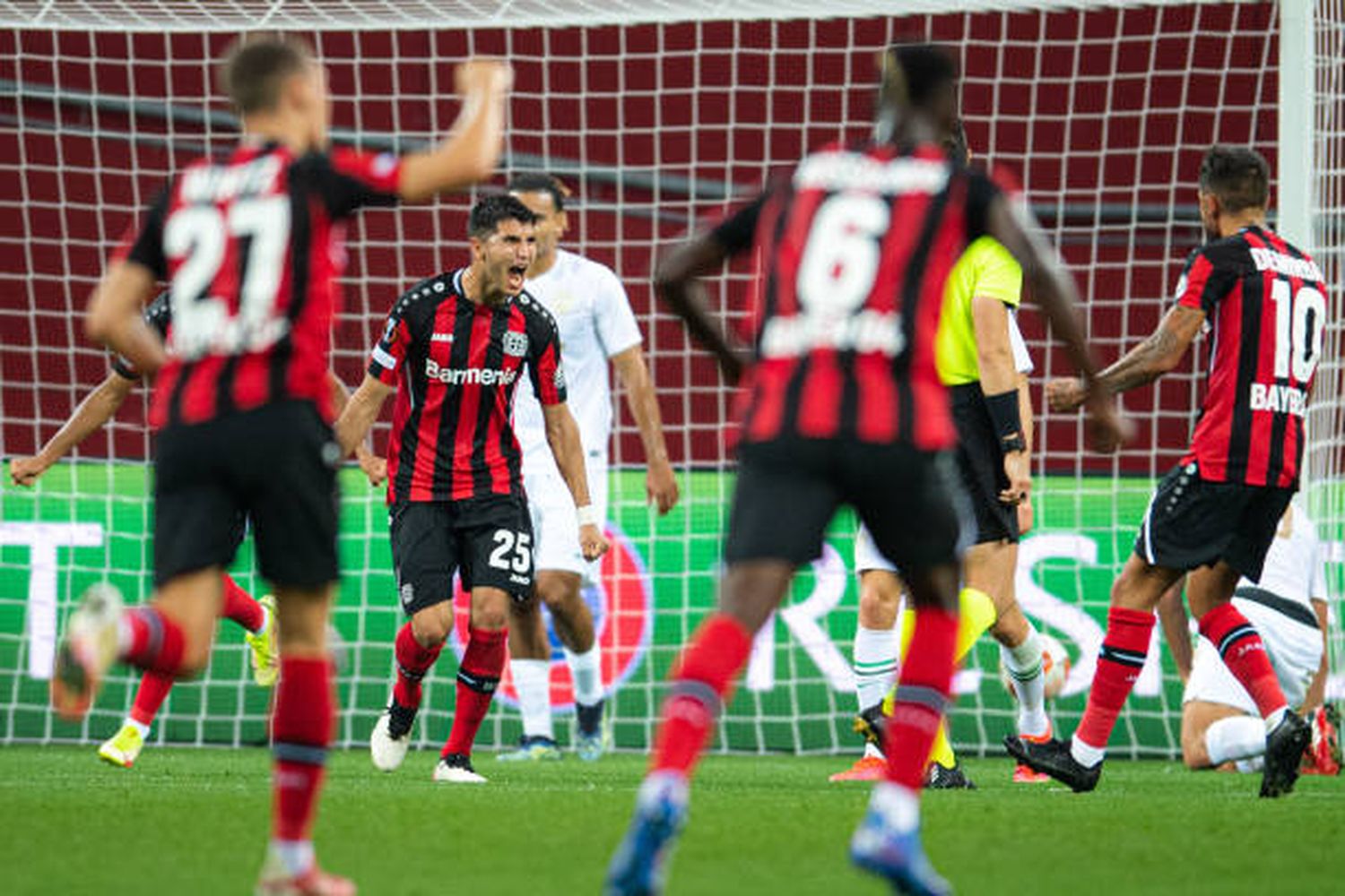 Exequiel Palacios marcó en la victoria del Leverkusen