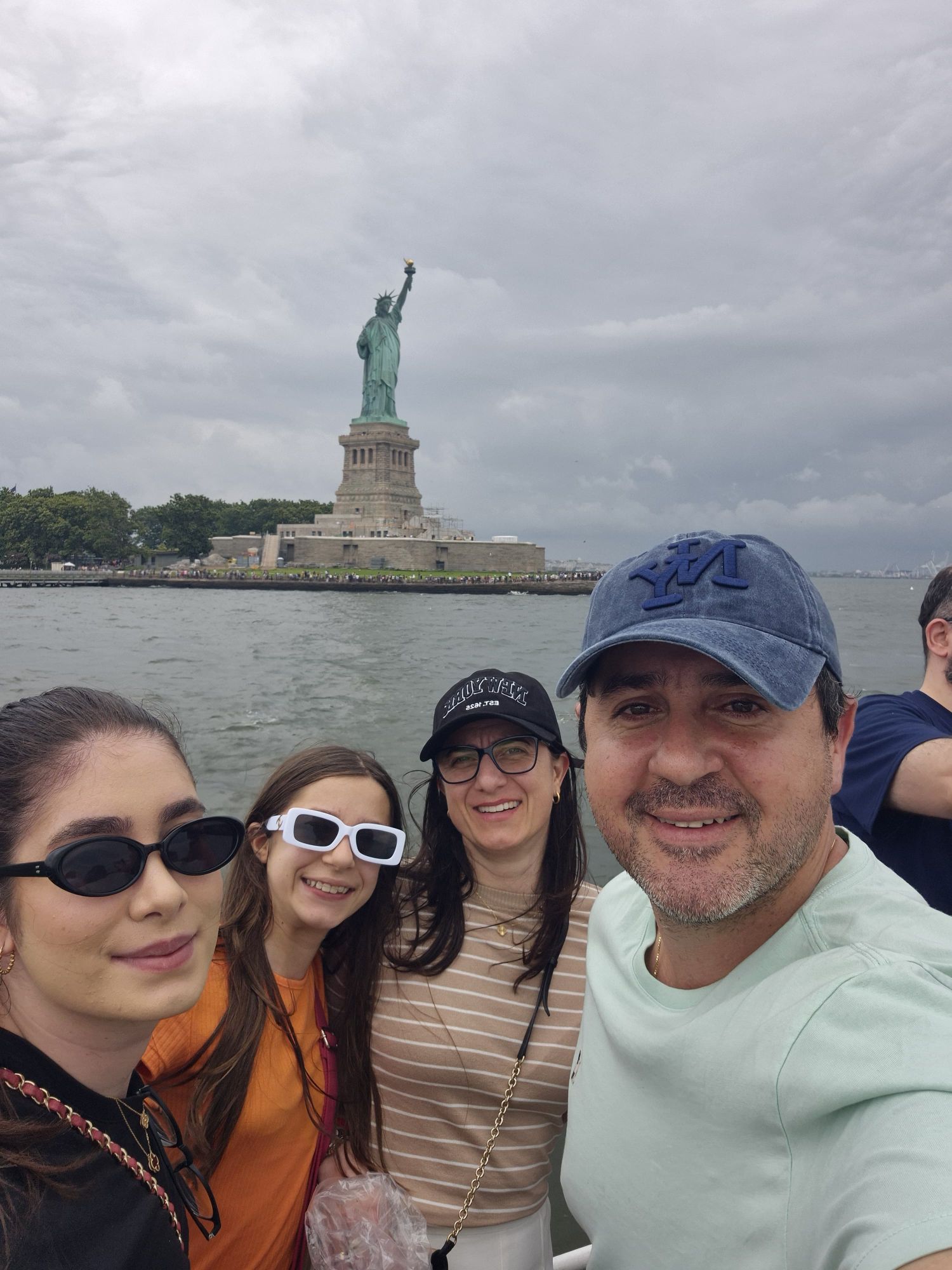 Con mi esposa y mis hijas en Nueva York