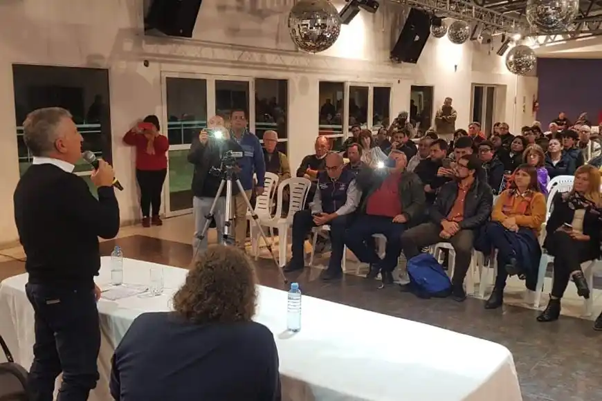 Reapareció Urribarri y pidió a los militantes “no bajar los brazos”