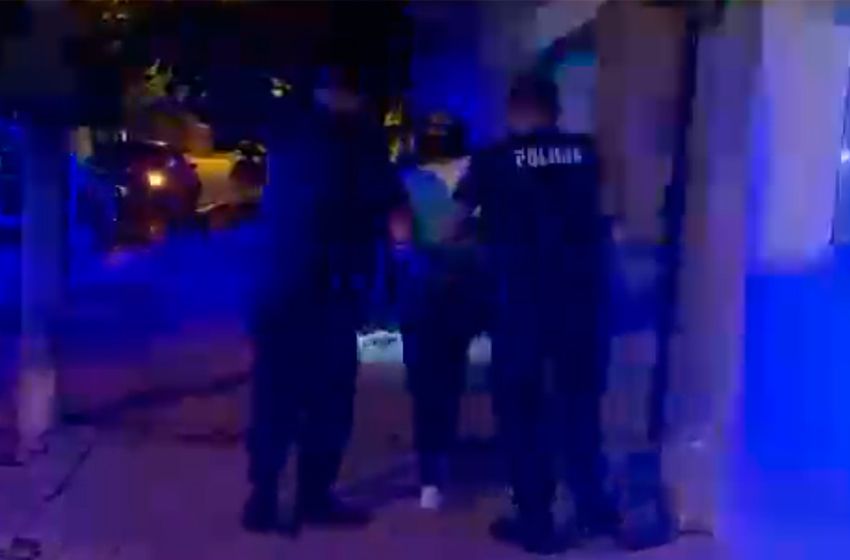 Motochorro armado escapó de un control, tiró la moto y fue atrapado a pie por policías