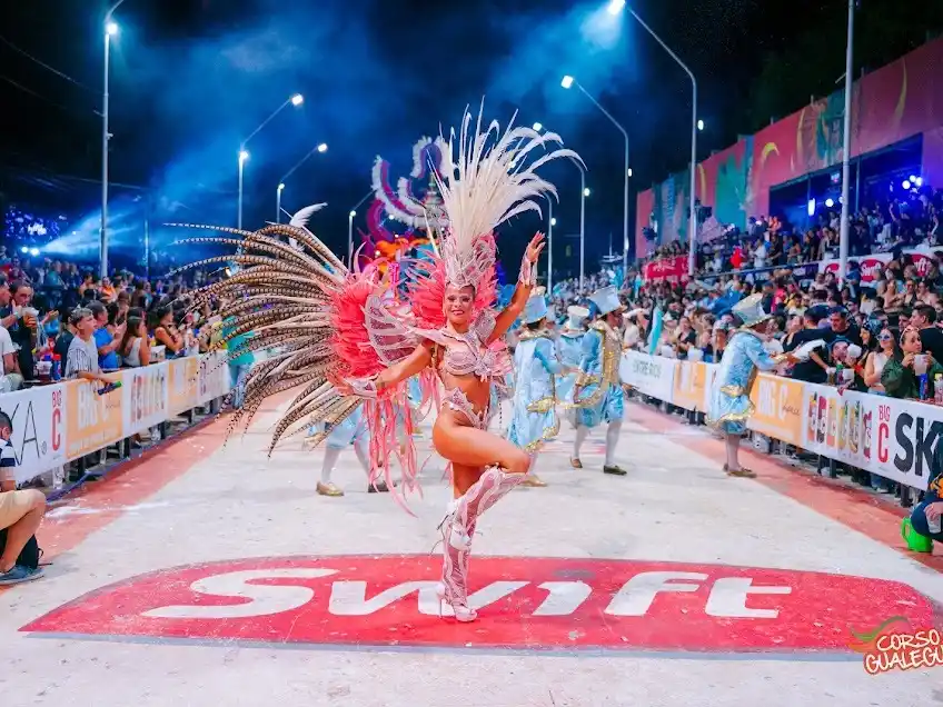 La comparsa Sí - Sí tendrá a cargo la apertura del espectáculo.