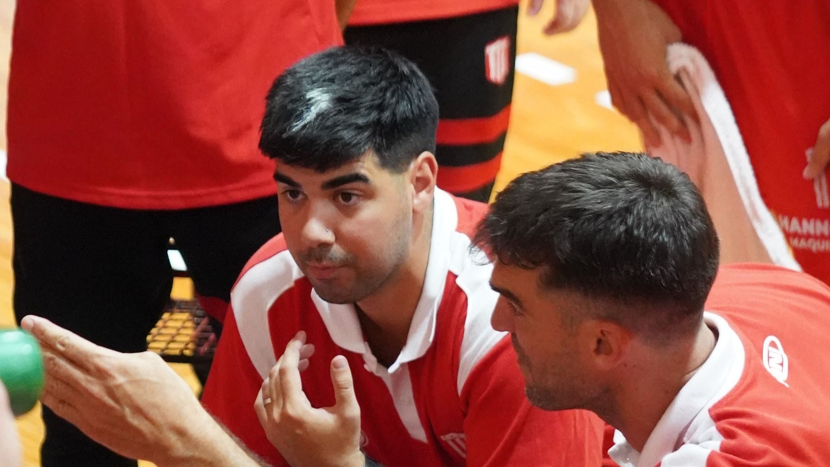 Julián Badossa y Sebastián Porta, asistente y DT, del "Rojo".