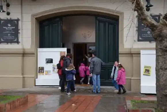 Cine infantil en el Teatro Brazzola: Dos funciones con clásicos de animación el sábado 27 de septiembre