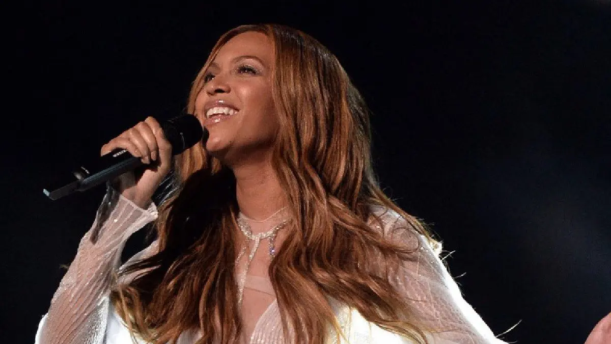 Los accidentes que sufrió Beyoncé y casi dejan sus partes íntimas al aire (video)