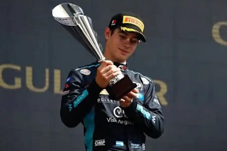 Buen arranque de Colapinto (@FIAFormula3)