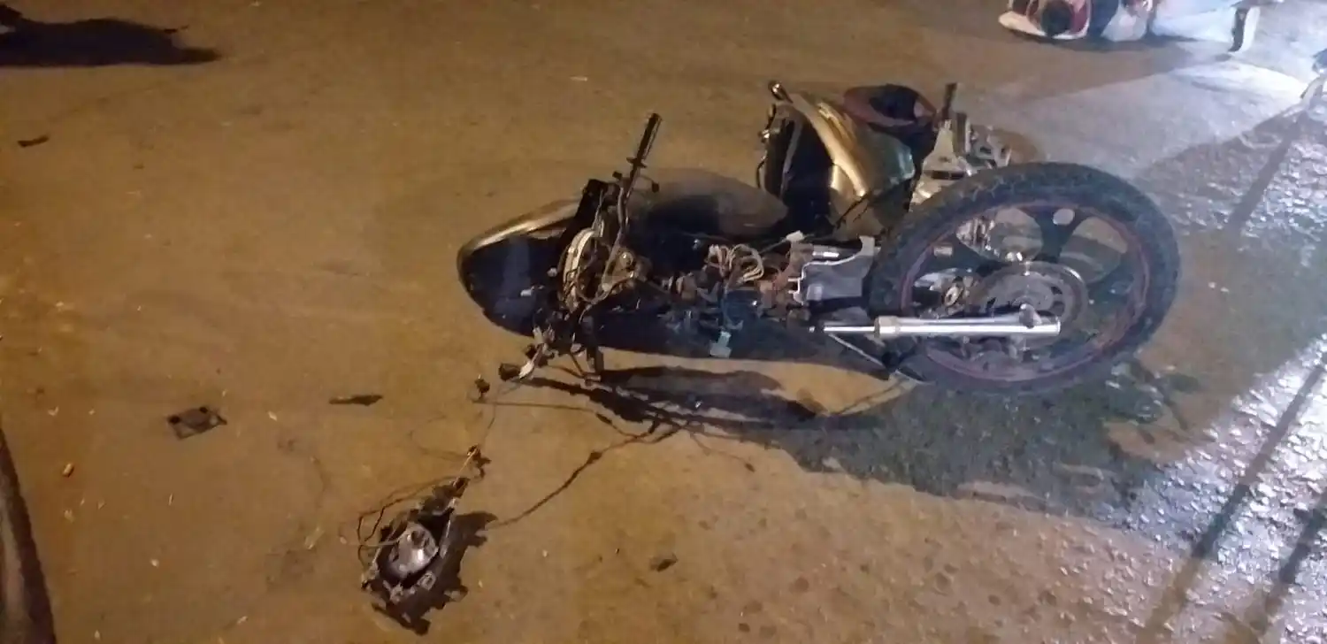 La salud de los adolescentes que chocaron en moto: uno está en terapia y el otro fue operado por una fractura