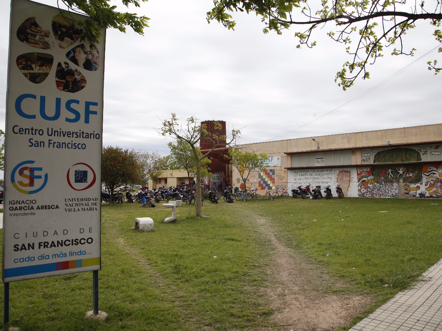 El municipio ofrece financiar carreras para el Cusf 