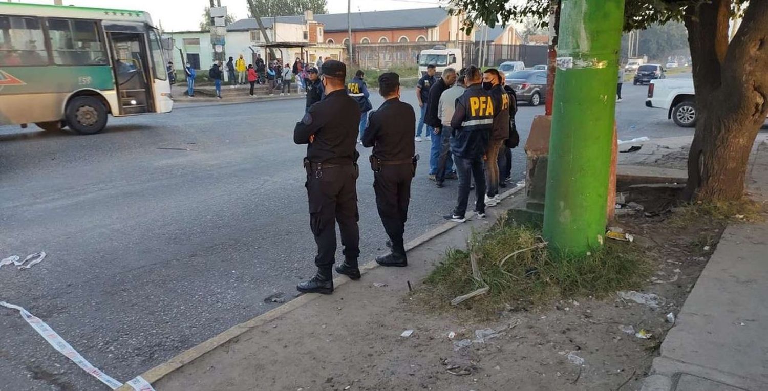 Delincuente asesinó a un policía que esperaba el colectivo en José C. Paz