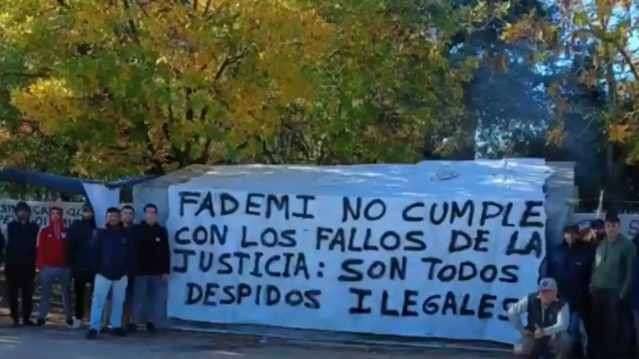 Conflicto en FADEMI: la Justicia ordenó reincorporar a los despedidos, pero la empresa no cumple