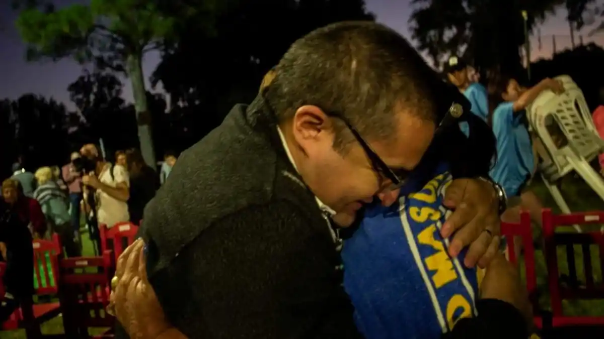 Víctor Hugo Lapido, titular del área del Adulto Mayor, celebra la aprobación de la iniciativa 