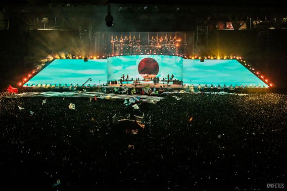 Antes del show en Baradero, la banda del Indio Solari estrena la película de su último recital
