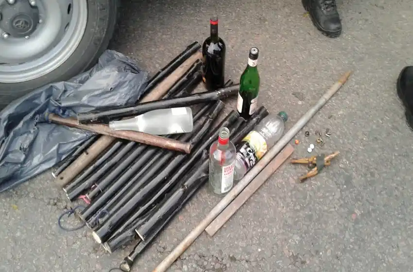 Camino hacia el centro porteño, incautaron elementos en micros de la Marcha Federal