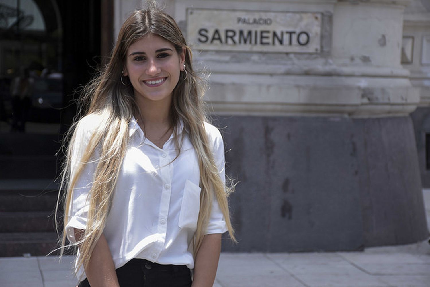 Agustina, la joven de Luis Guillón con asistencia perfecta en jardín, primario y secundario