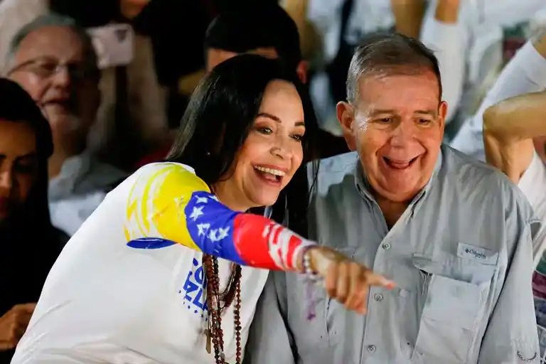 El candidato presidencial opositor venezolano Edmundo González y la líder opositora venezolana María Corina Machado