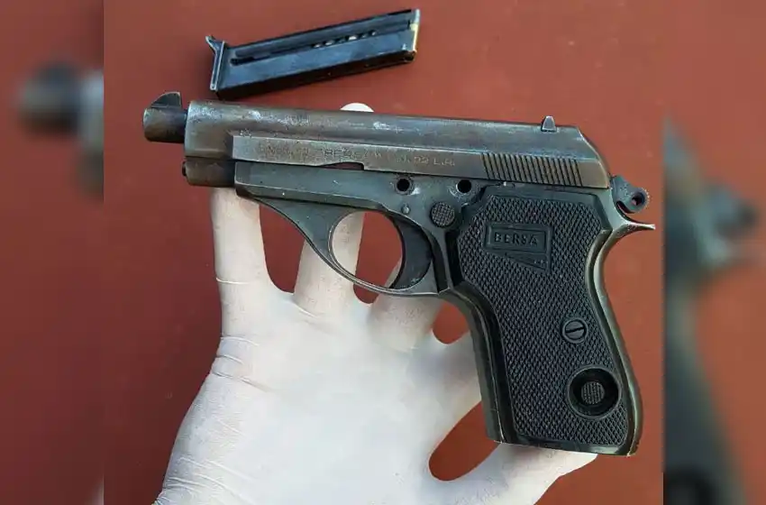 Tras una llamativa denuncia, le incautan un arma ilegal a un abogado