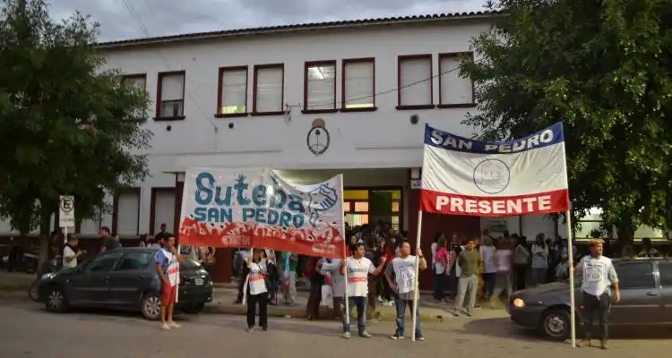 Docentes:  marcha de antorchas,  ante la falta de acuerdo