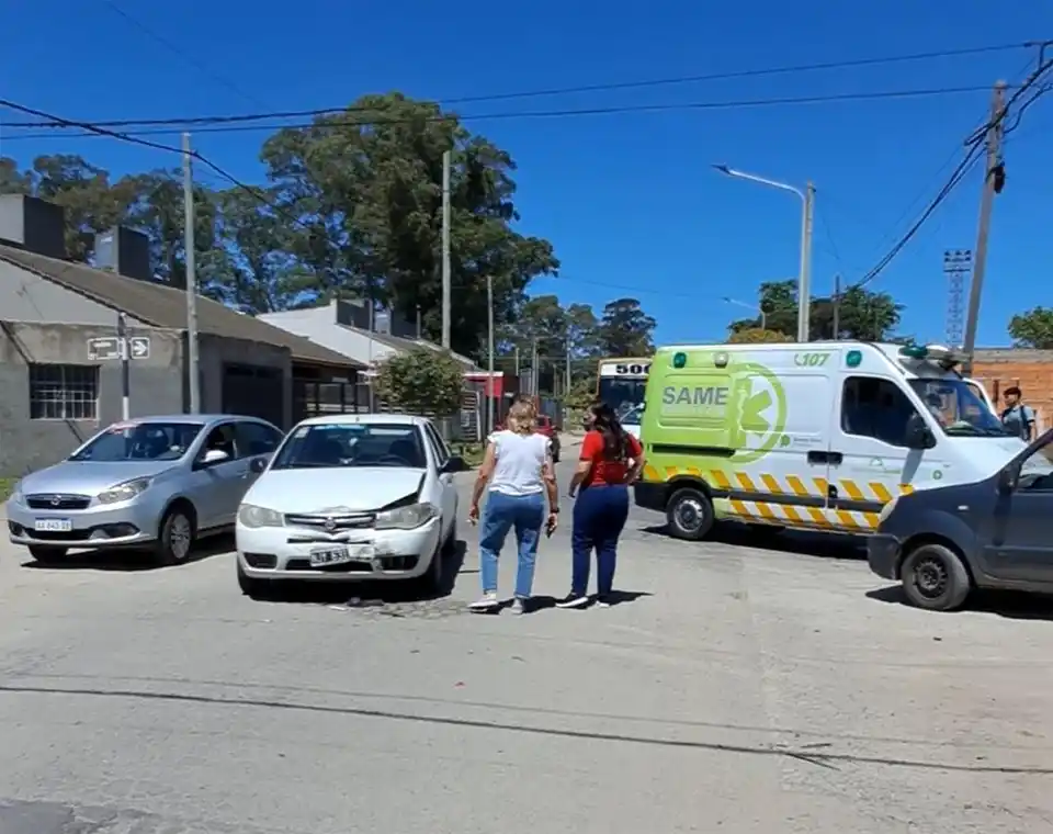 Accidente vial deja niña hospitalizada.