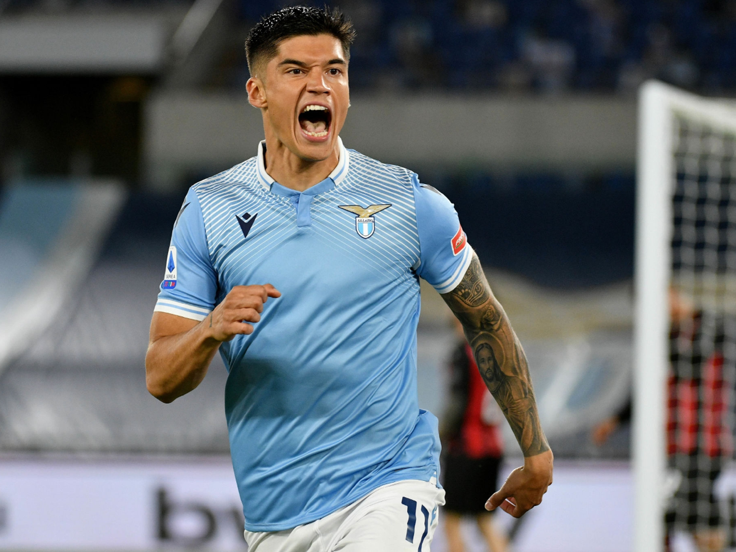 Lazio, con dos goles de Correa, venció a Milan