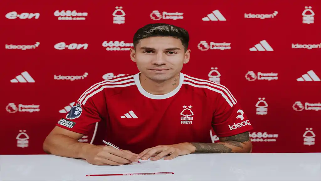 El defensor argentino Gonzalo Montiel