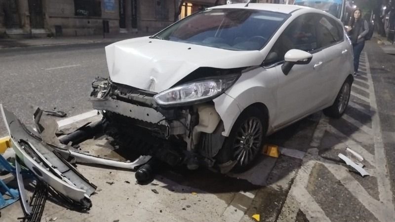 Una conductora embistió una estación de bicicletas públicas en Rosario