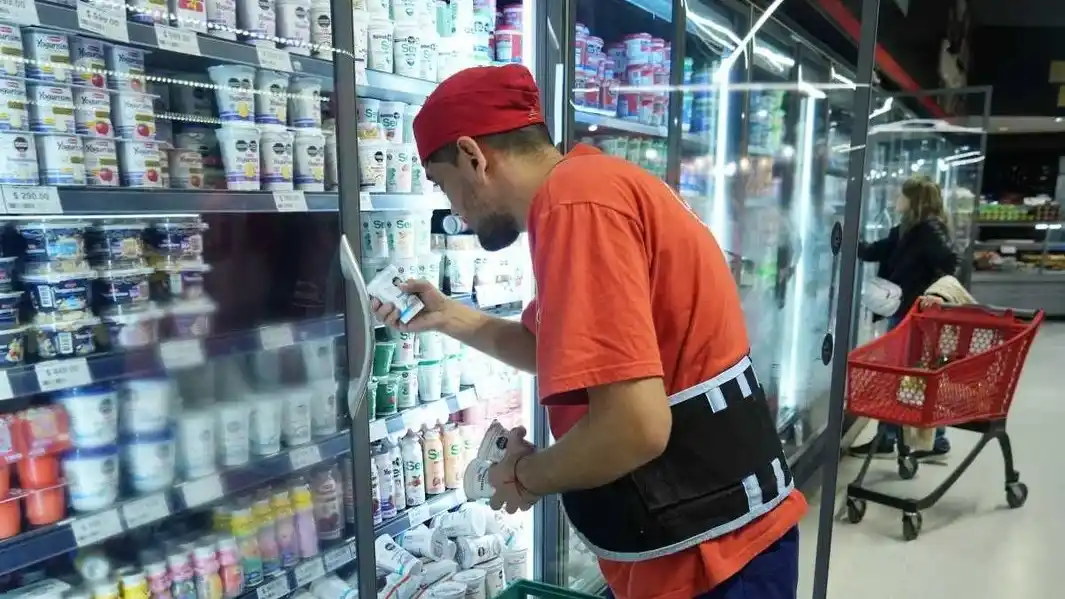 Indec: la inflación de enero fue de 2,9 por ciento y acumuló 32,4% en doce meses