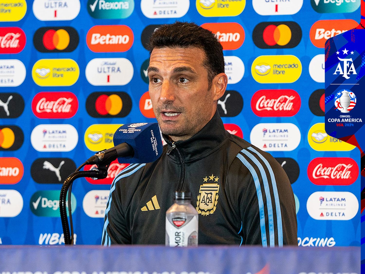 Scaloni opinó sobre la polémica foto de Malcorra con chicos de Newells