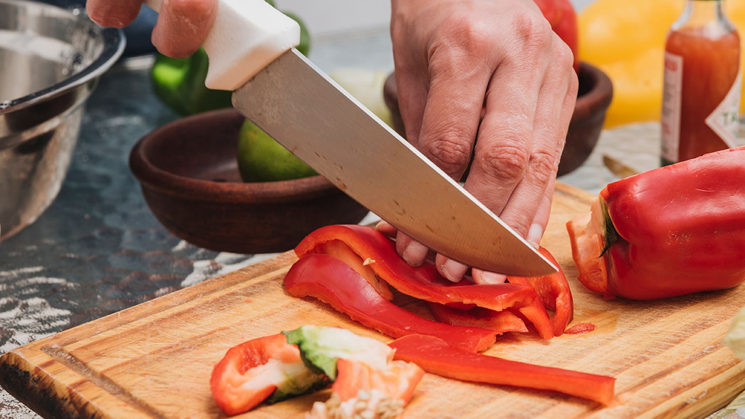 El carnet para manipular alimentos es obligatorio y de carácter nacional.