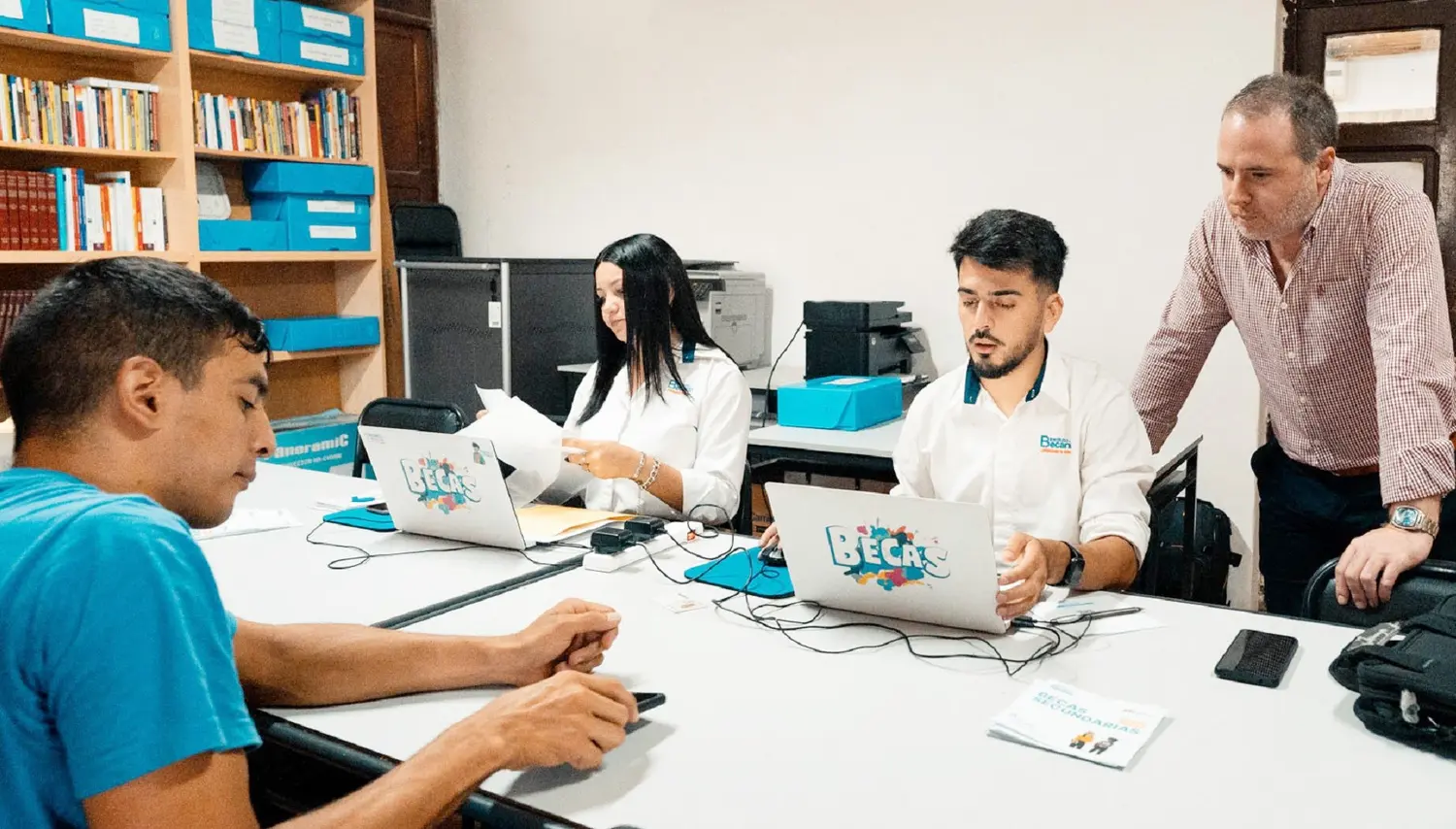 El Becario continúa con su atención itinerante en la provincia