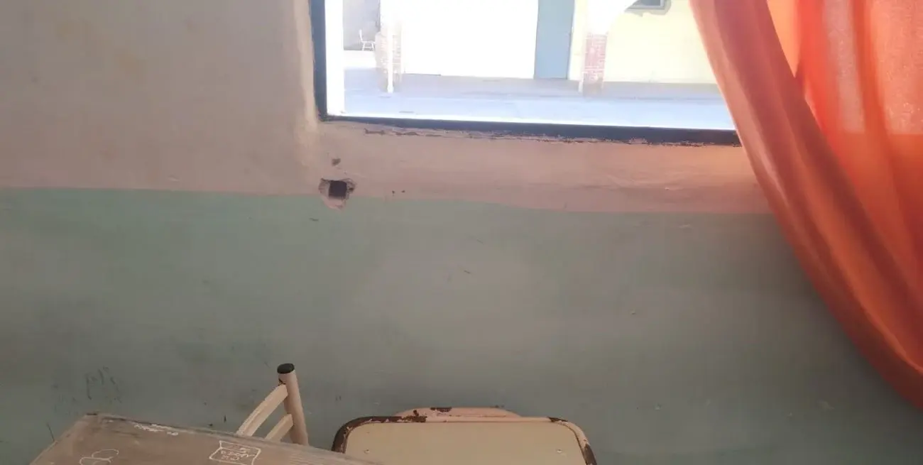 Cayó un ladrón con un “botín” cuando salía por la ventana de un aula en zona norte de Santa Fe