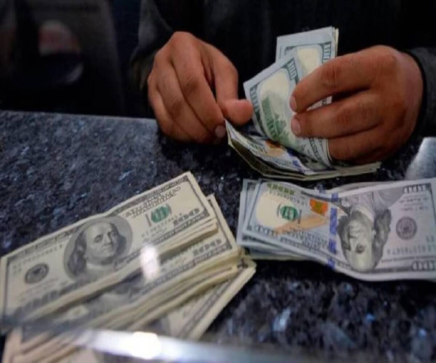 ¡UNA BURUSITA! Intervención cambiaria del BCV supera los 2.000 millones de dólares en lo que va de 2024