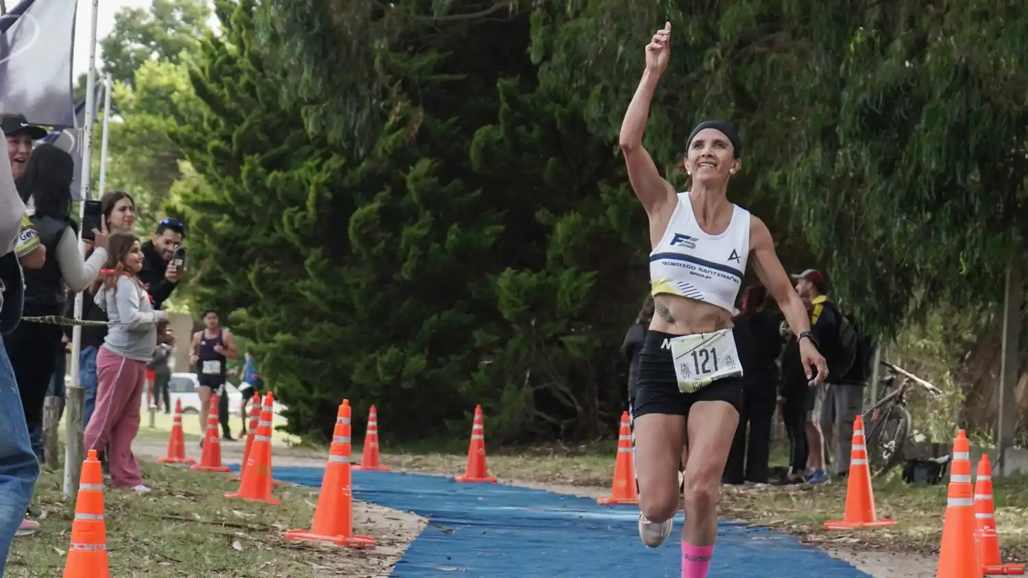 Ganadora local. Ayelén Fernández se impuso en los 10K de damas