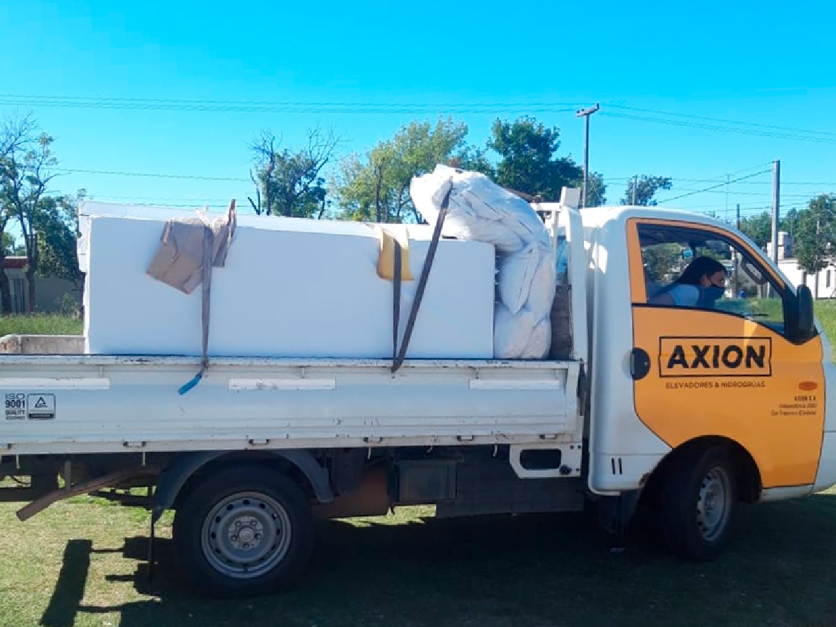 El Hospital recibió una donación  de colchones y almohadas para la UTI   