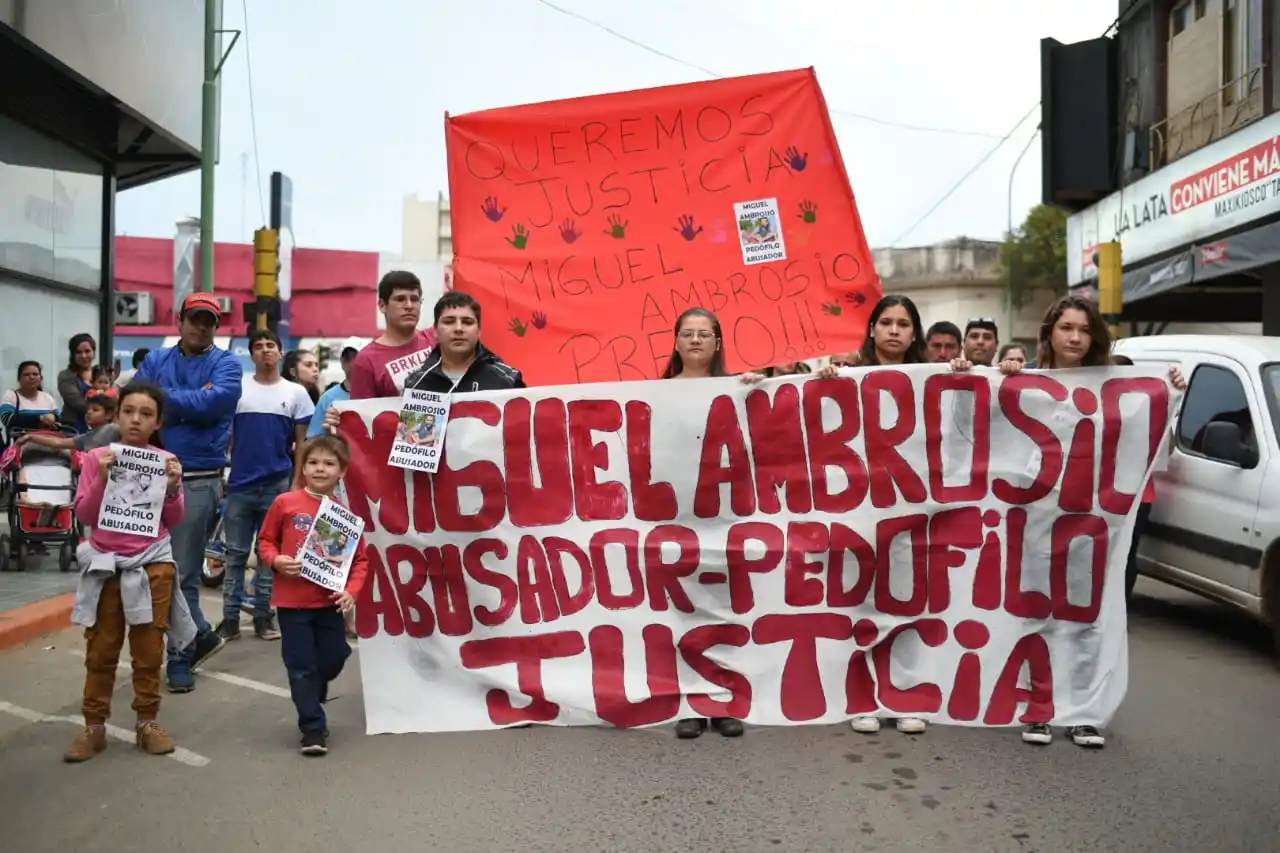 La madre de la supuesta niña abusada amplió la denuncia por su otra hija