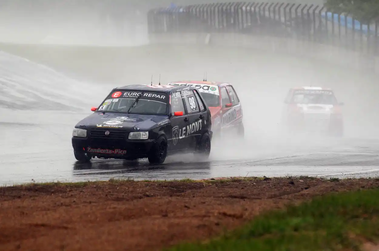 Melo terminó quinto en Concordia, bajo la lluvia.