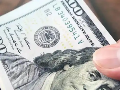 El mercado ya pone precio al dólar de 2026: a cuánto estará los próximos meses