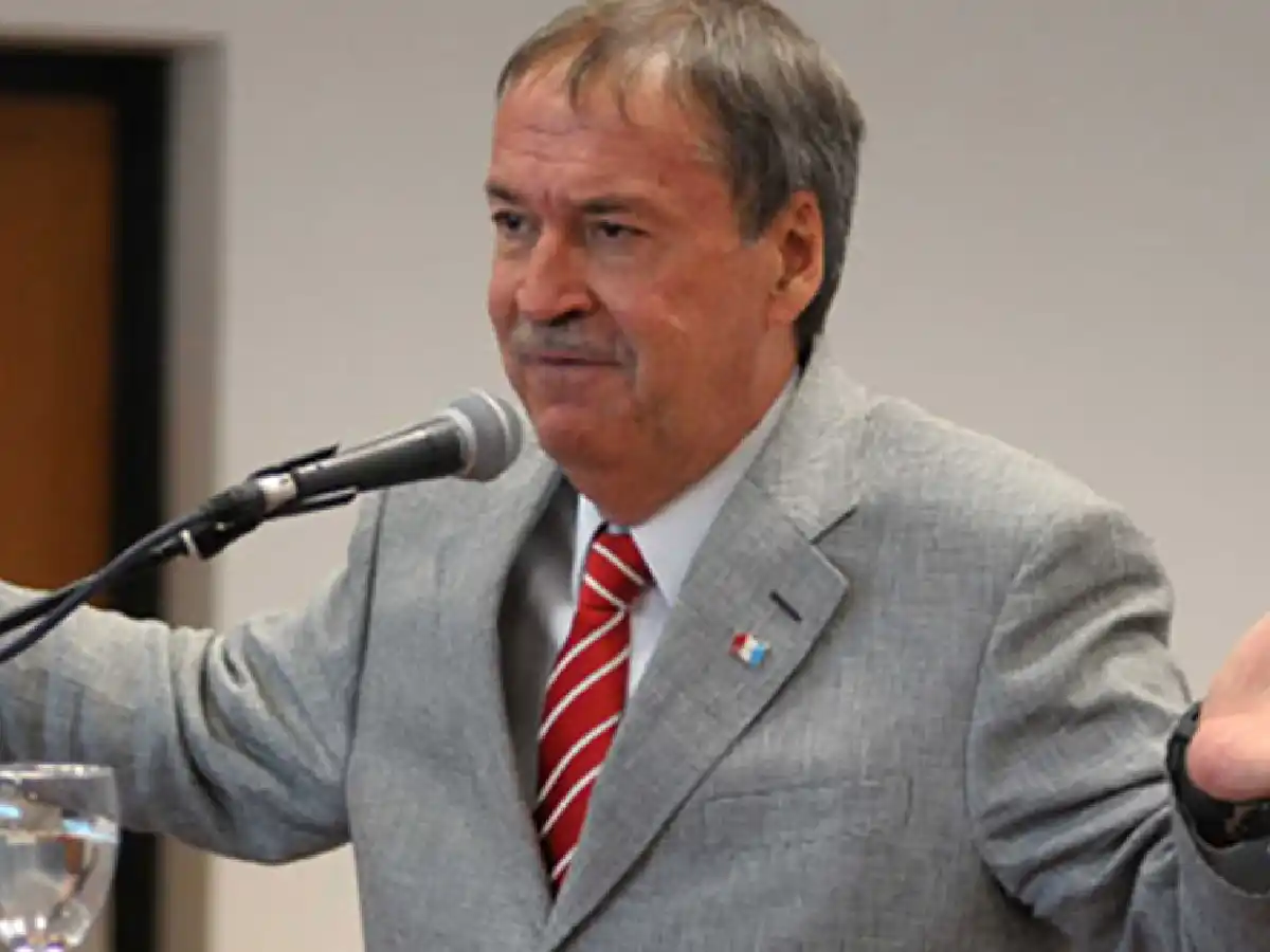 Schiaretti continúa su recuperación en una sala común