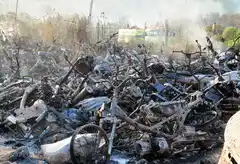 Voraz incendio quemó la mayoría de los vehículos incautados en el deposito judicial