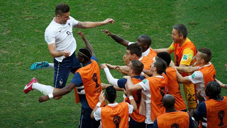Francia aplastó a Suiza y quedó cerca del pase a octavos de final